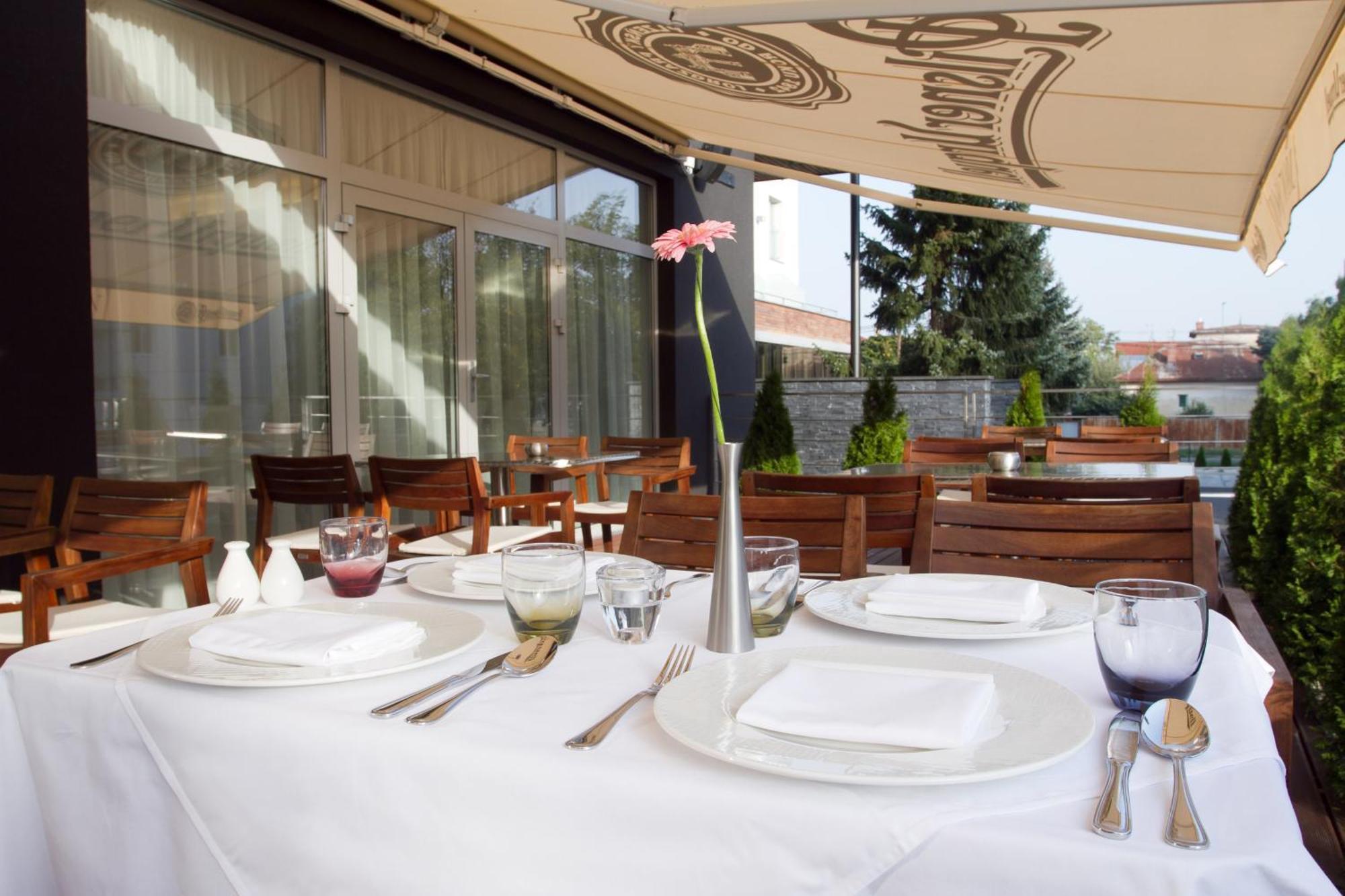 Mousson Hotel 4*